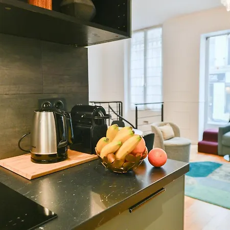 Appartamento Le Marais Pl De La Bastille 3bd 3bth For 10 Guests Parigi