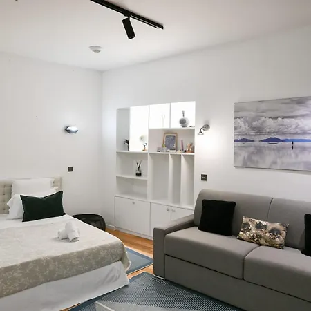 Apartment Le Marais Pl De La Bastille 3bd 3bth For 10 Guests *