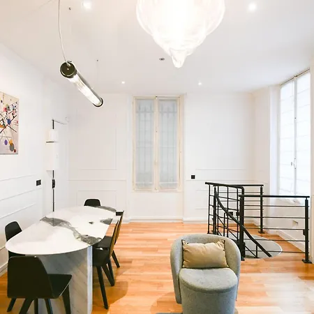 Le Marais Pl De La Bastille 3bd 3bth For 10 Guests Parigi